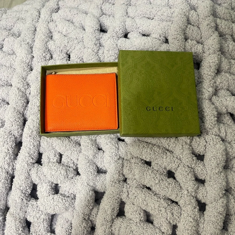 Gucci Bold Orange Leather Wallet - Picture 2 of 9